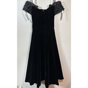 Moda Intl VTG Dress Sz 14 Black Velvet Off Shoulder  Goth Princess Grunge Party